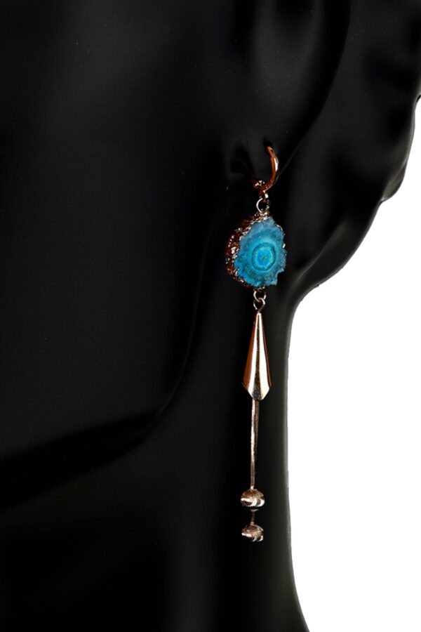 Earrings made of copper metal with gold plating and geode agate