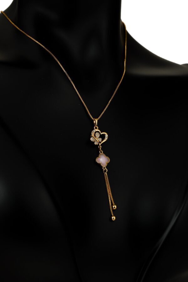 Necklace made of copper metal with gold plating and synthetic rose quartz